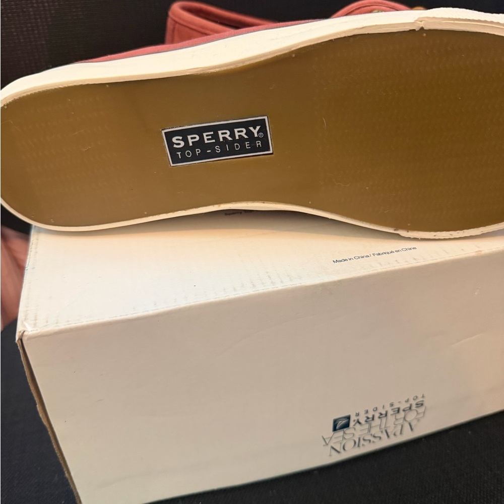 Sperry Woman's Top-Siders in “Worn Red” New With Box - Picture 5 of 7